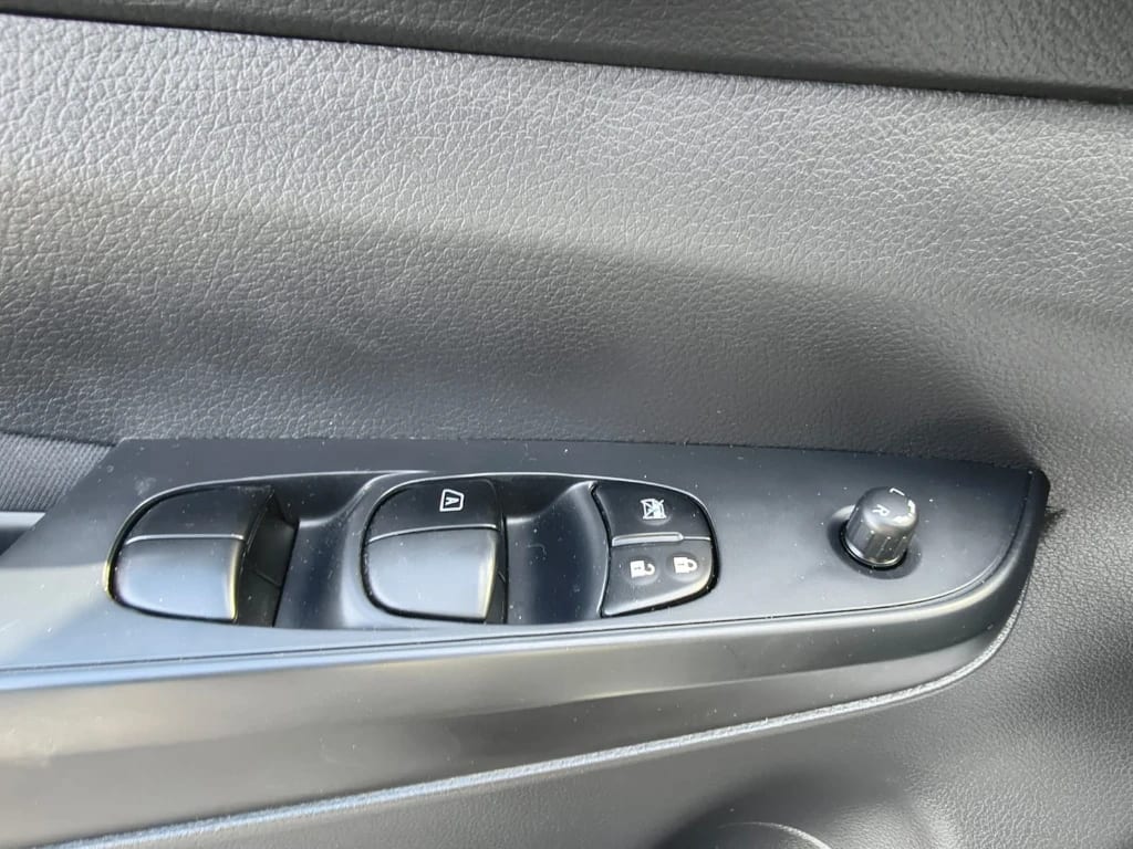 Nissan Navara Dc 4x2 2.3tdi Se año 2023
