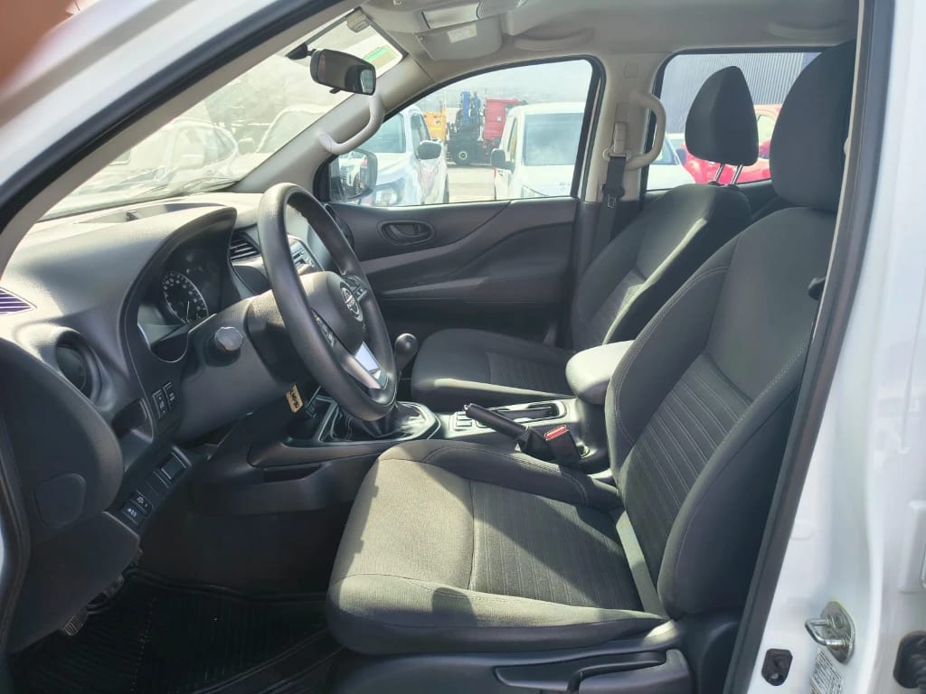 Nissan Navara Dc 4x2 2.3tdi Se año 2023