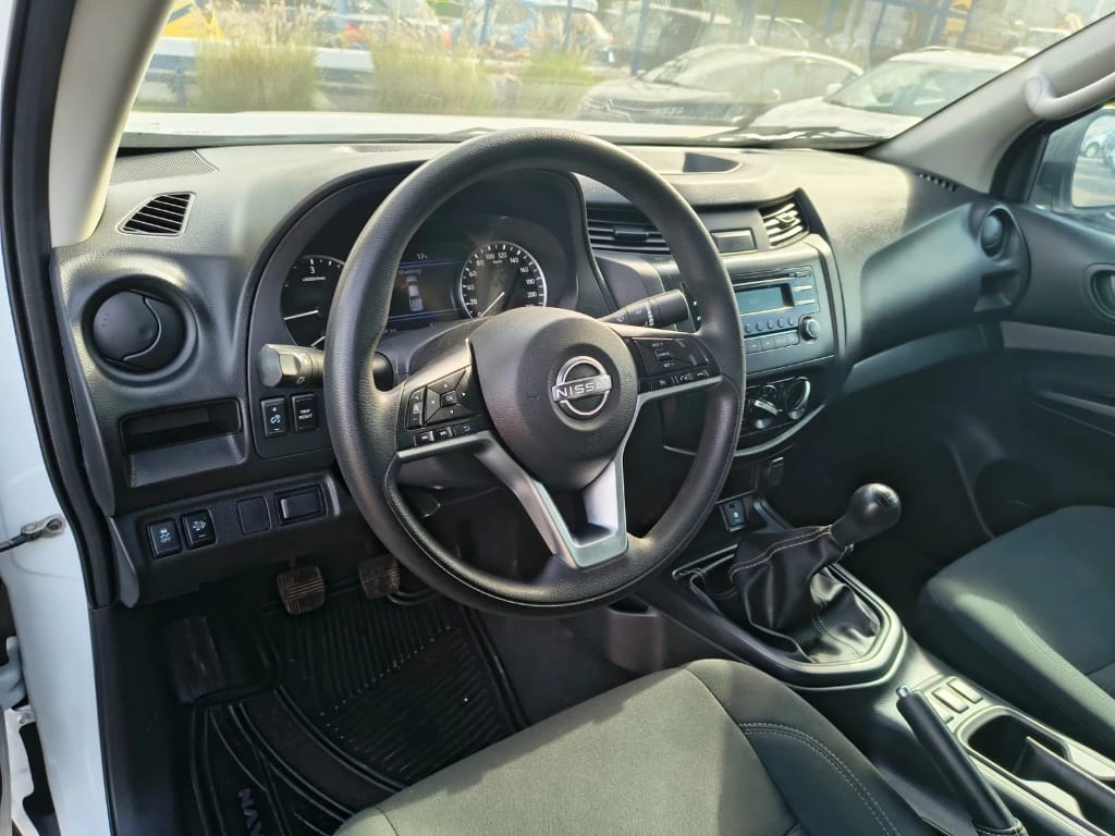 Nissan Navara Dc 4x2 2.3tdi Se año 2023
