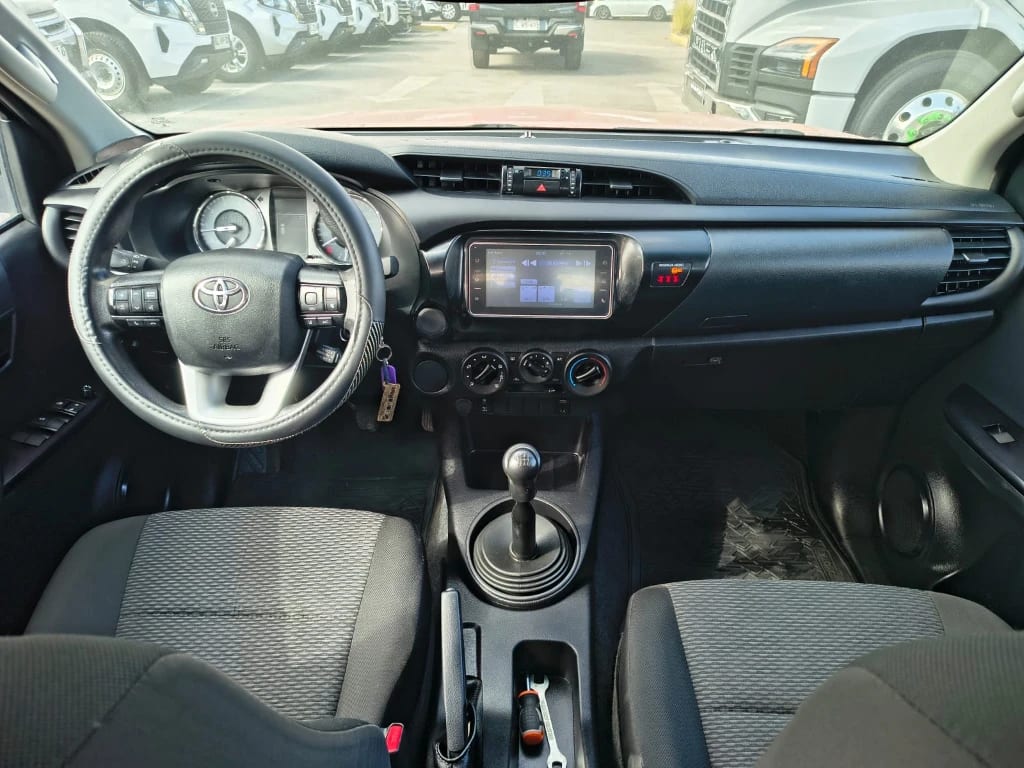 Toyota Hilux Dx Tss 4x2 Mt año 2023