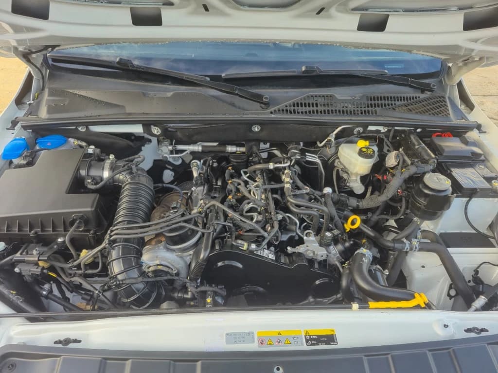 Volkswagen Amarok Dcab Tdi 4x4 Trendline 2.0 año 2023