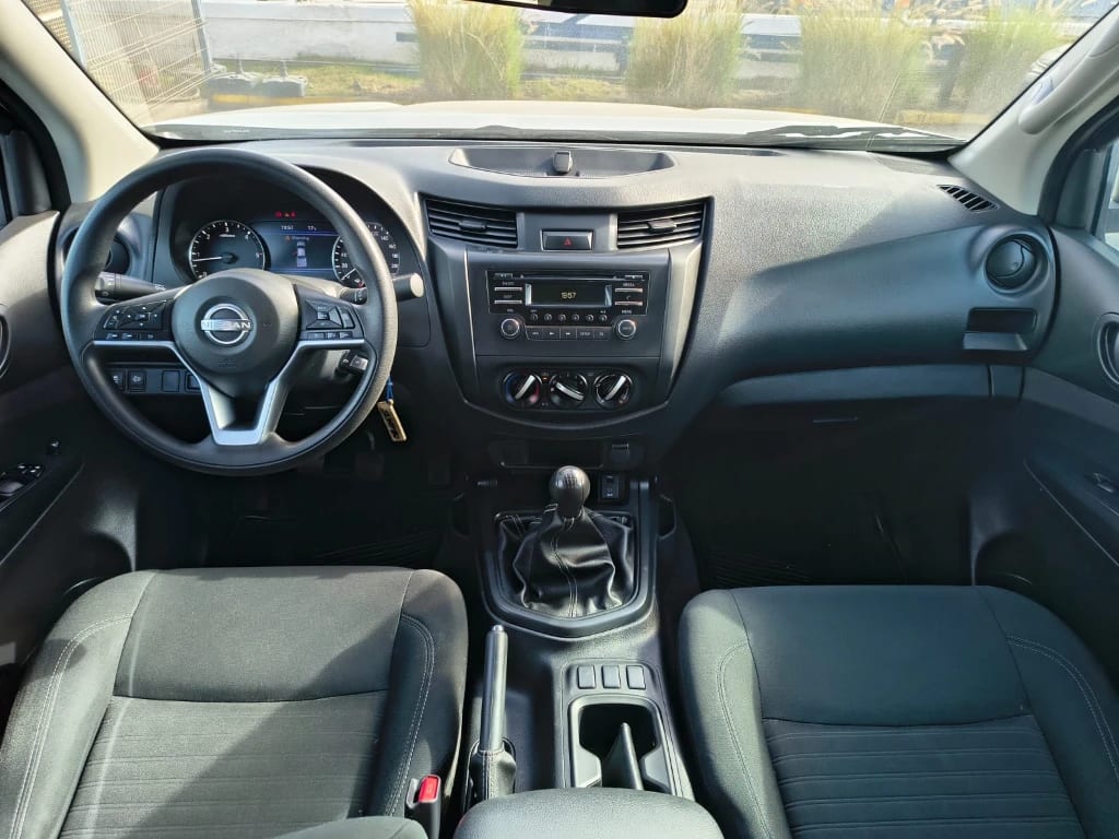 Nissan Navara Dc 4x2 2.3tdi Se año 2023