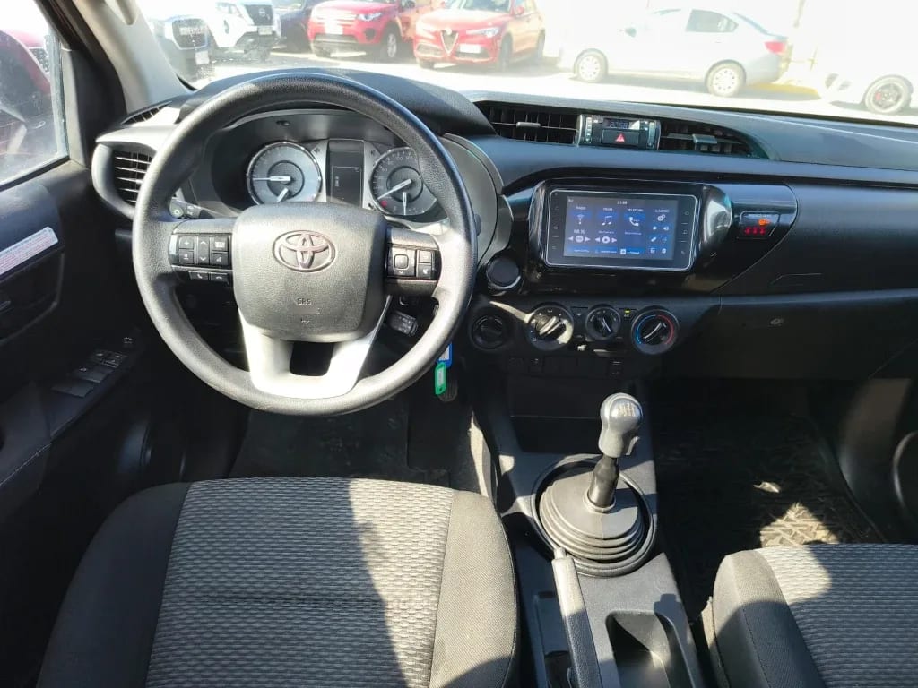 Toyota Hilux Dc 4x4 2.4 D Dx Mt año 2024