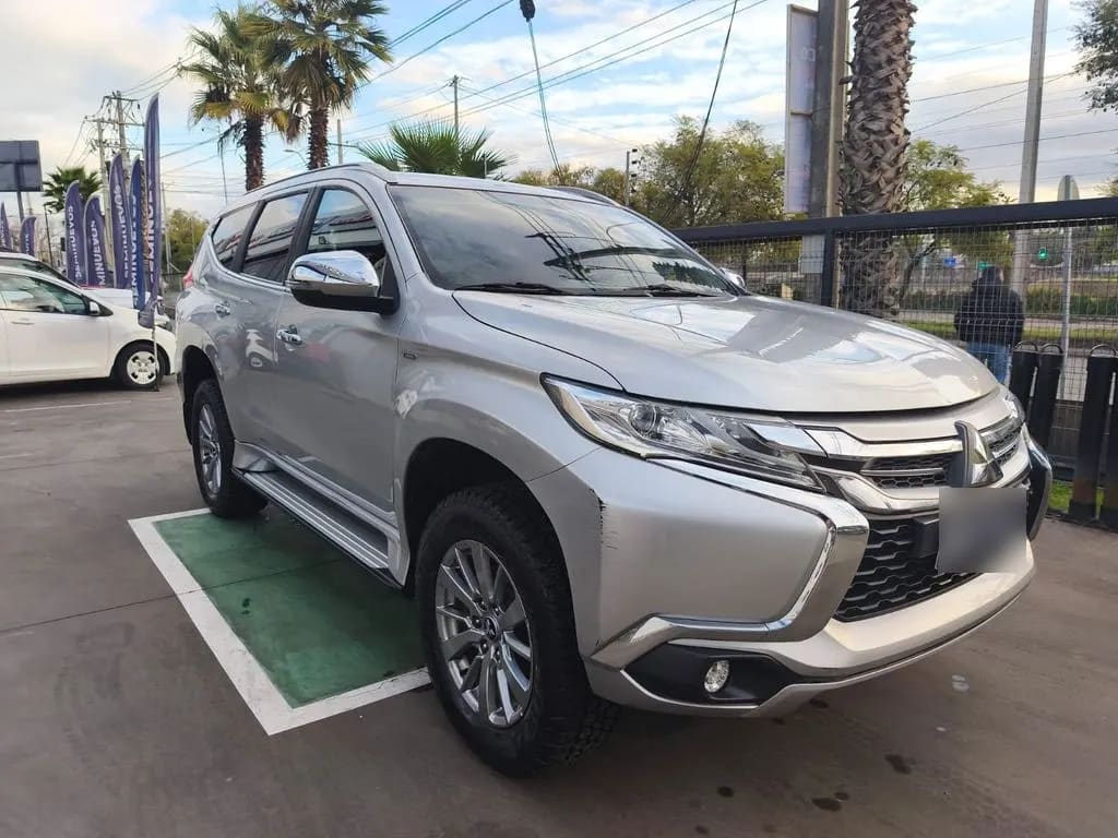 Mitsubishi Montero Sport 2.4 Aut 4x2 Diesel año 2020