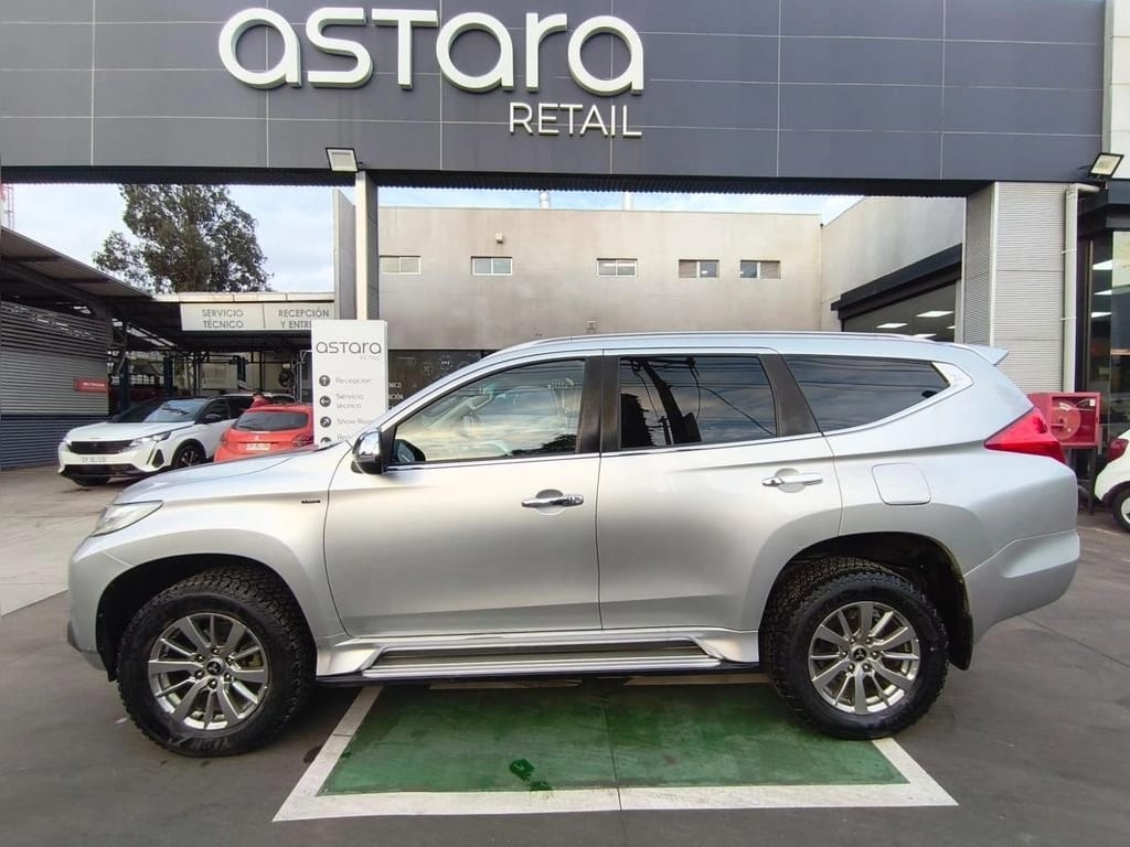 Mitsubishi Montero Sport 2.4 Aut 4x2 Diesel año 2020