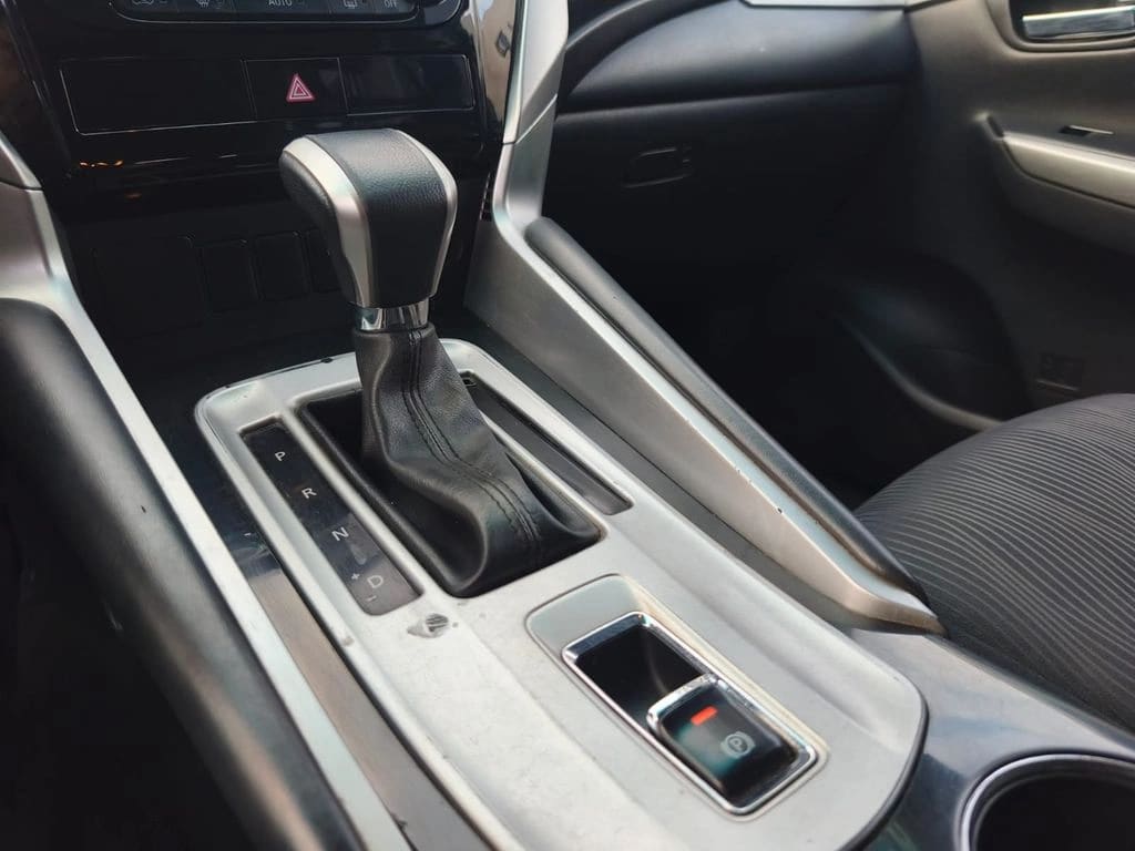 Mitsubishi Montero Sport 2.4 Aut 4x2 Diesel año 2020