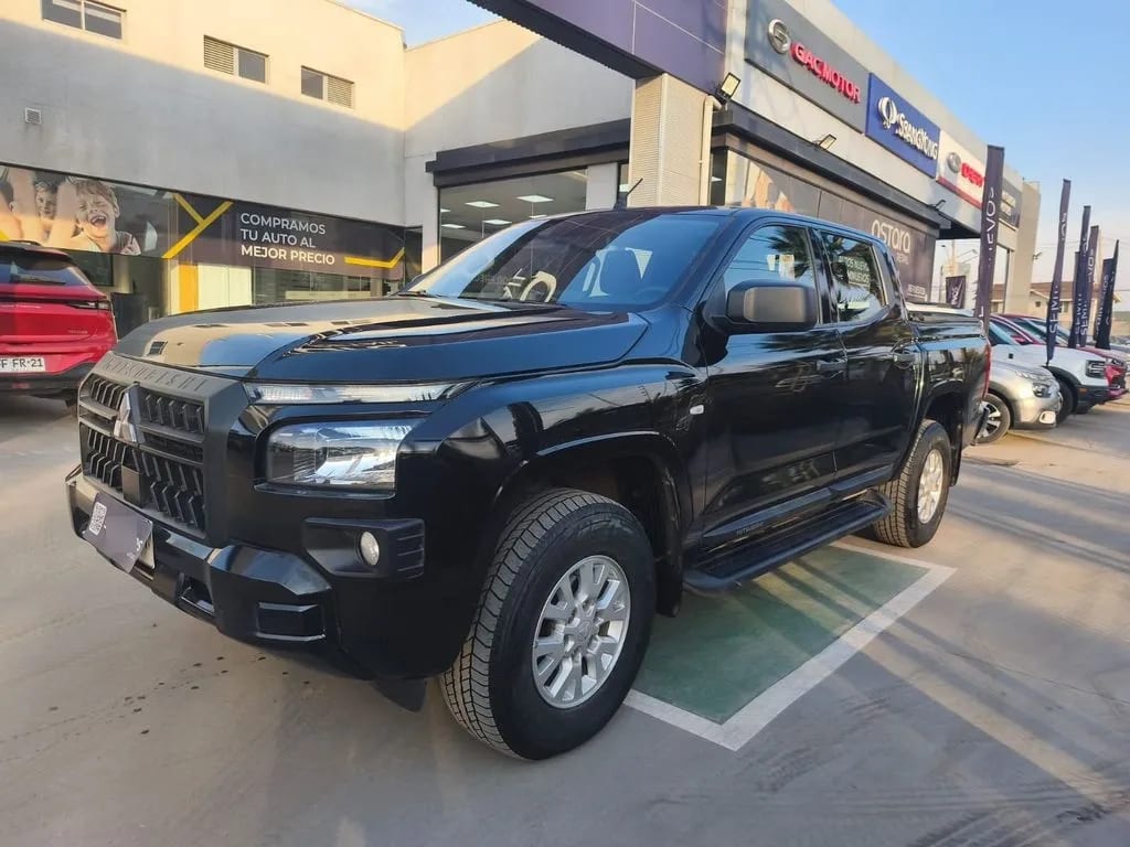 Mitsubishi L200 Work Xr 2.4 4x2 Mt año 2025
