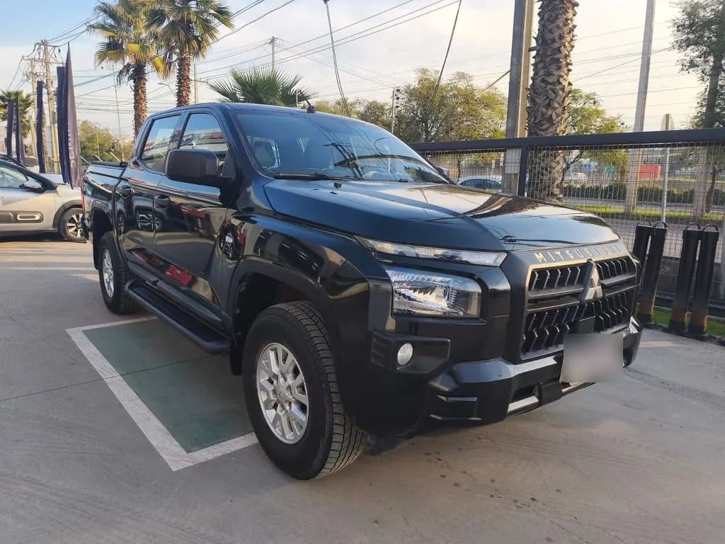 Mitsubishi L200 Work Xr 2.4 4x2 Mt año 2025
