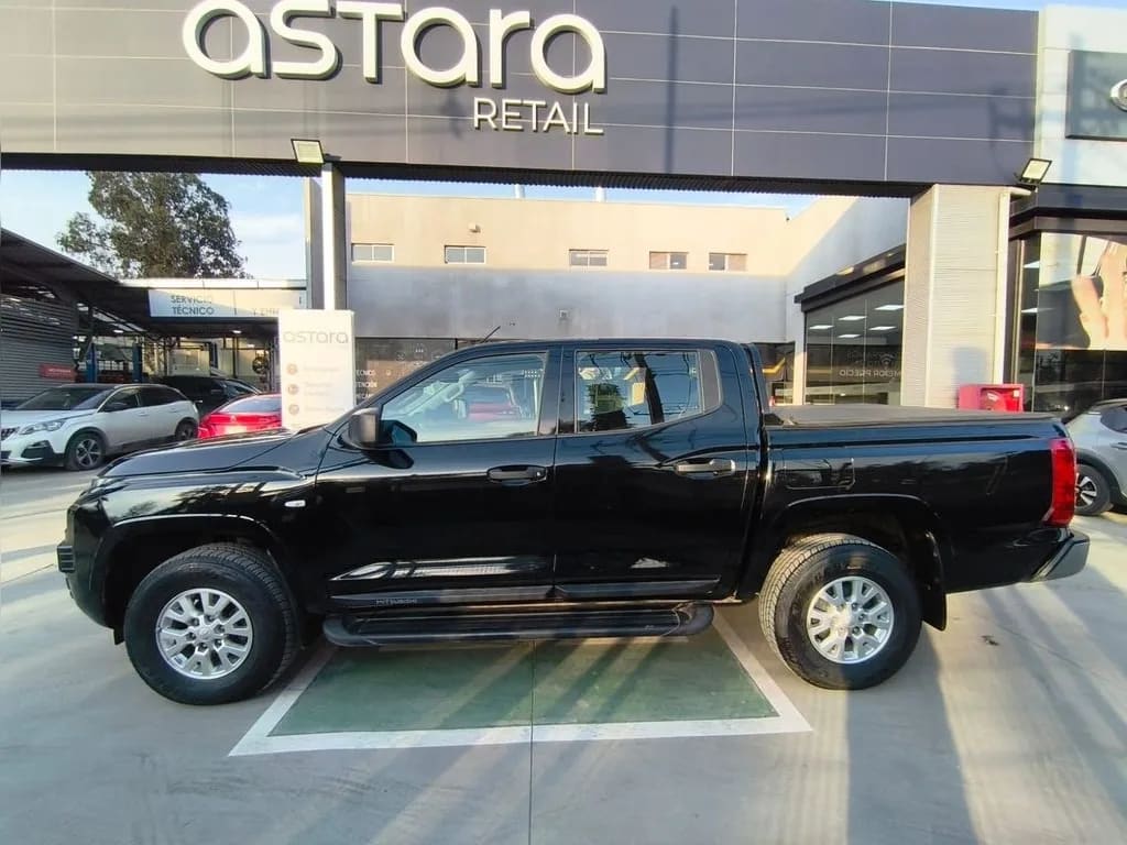 Mitsubishi L200 Work Xr 2.4 4x2 Mt año 2025