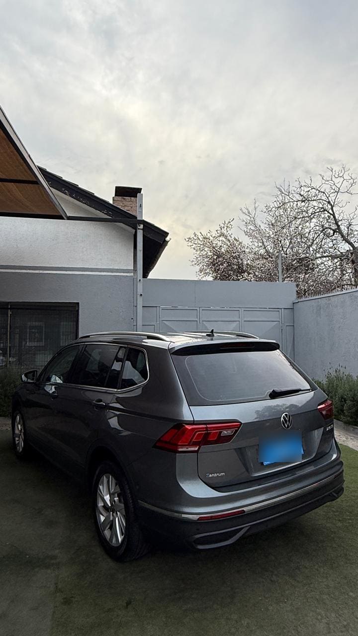 Volkswagen Tiguan 1.4 Tsi Comfortline 4x2 150 Hp At 5p. año 2022