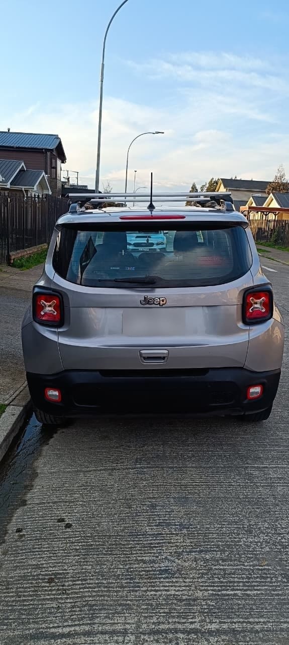 Jeep Renegade 1.8 Sport Lx Mt año 2021