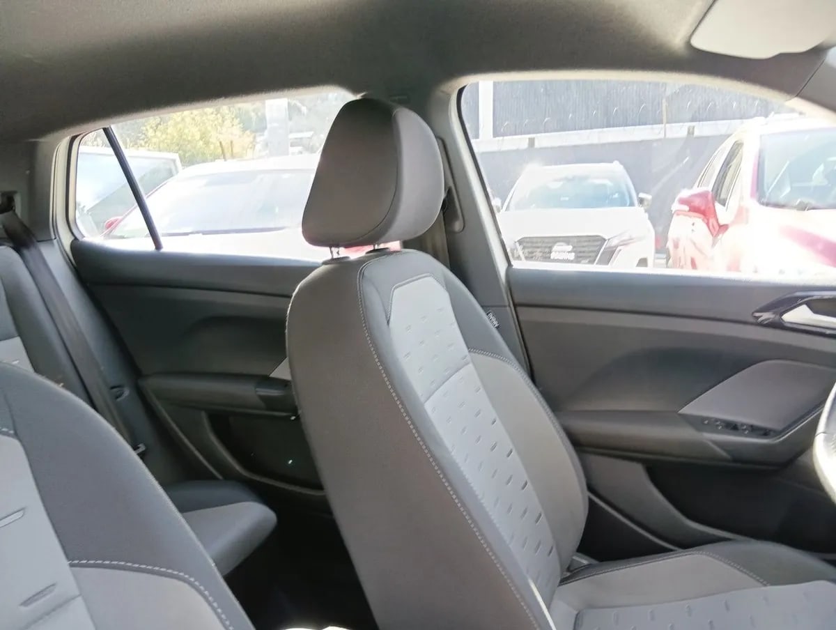 Volkswagen T-Cross 1.0 Tsi Comfortline 4x2 Mt5 5p año 2023