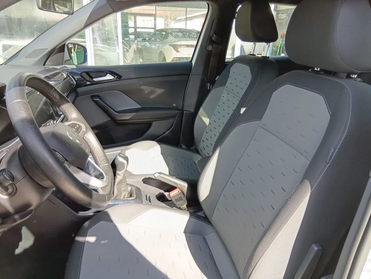 Volkswagen T-Cross 1.0 Tsi Comfortline 4x2 Mt5 5p año 2023