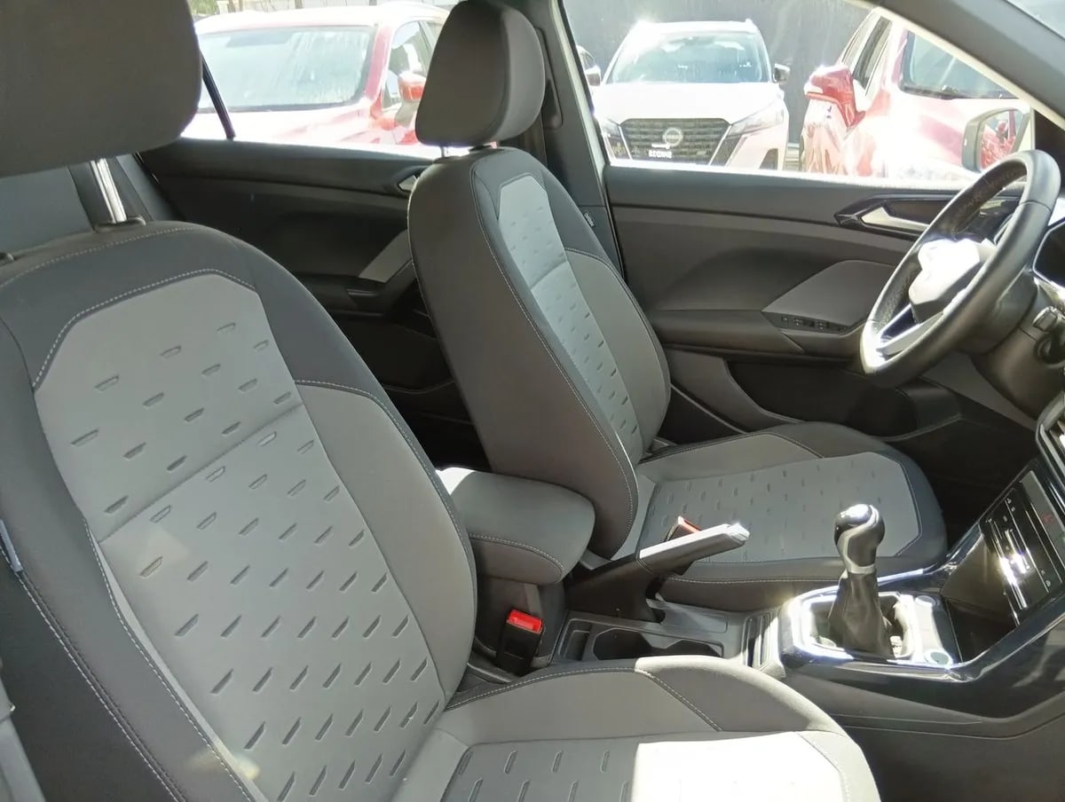 Volkswagen T-Cross 1.0 Tsi Comfortline 4x2 Mt5 5p año 2023