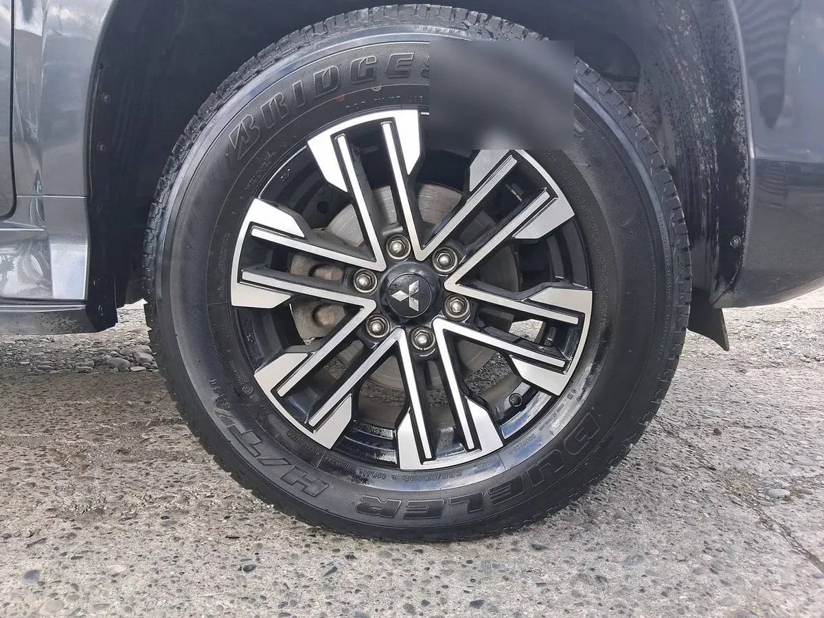 Mitsubishi Montero Sport 3.0 4x2 At 5p año 2024