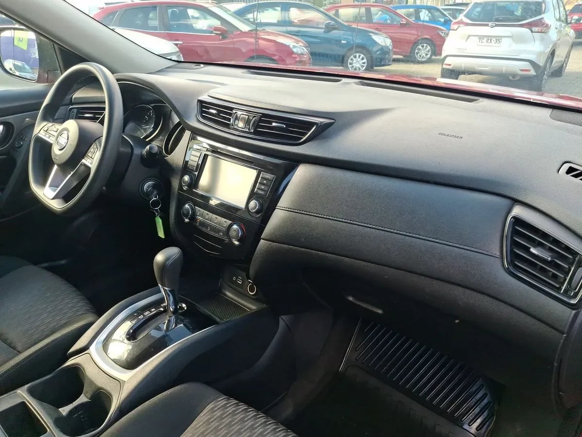Nissan X-Trail 2.5 Sense Mc 4x2 2row Cvt At 5p año 2022