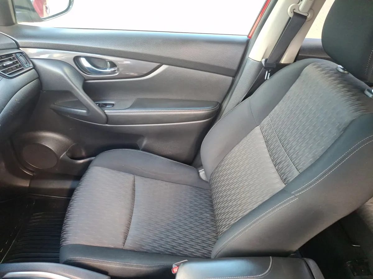 Nissan X-Trail 2.5 Sense Mc 4x2 2row Cvt At 5p año 2022
