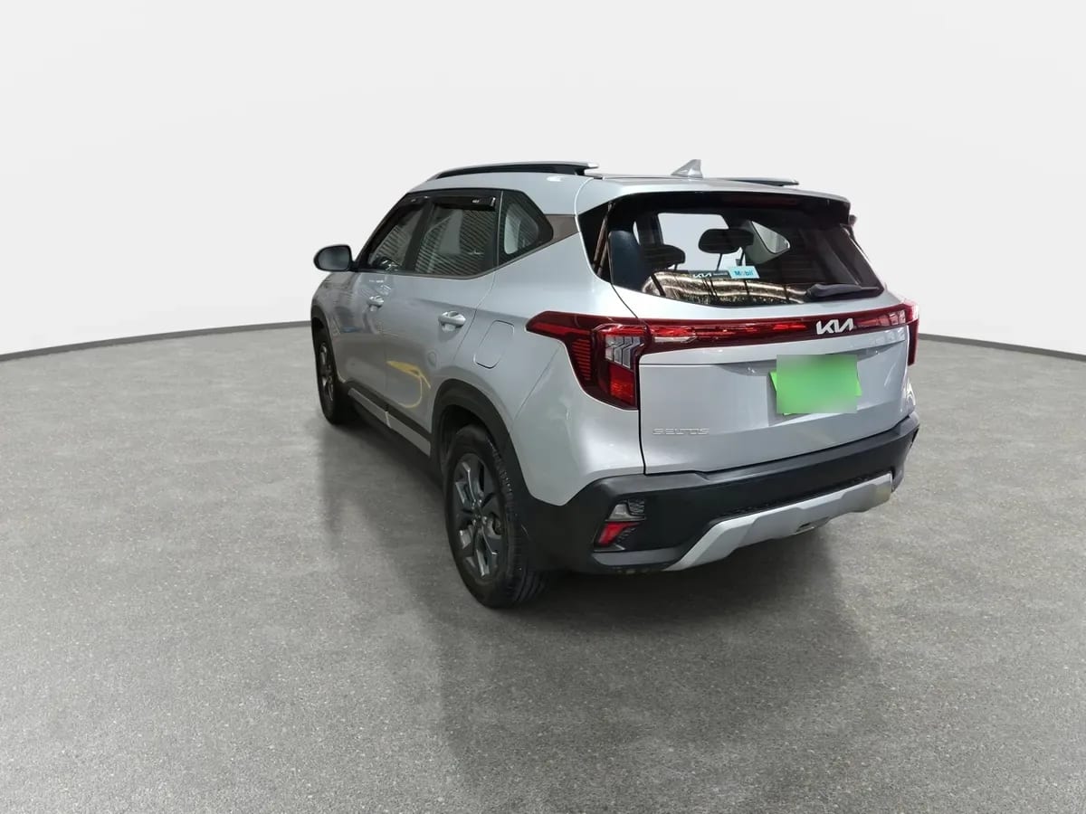 Kia Seltos 1.5 Ex 4x2 6mt 5p año 2024