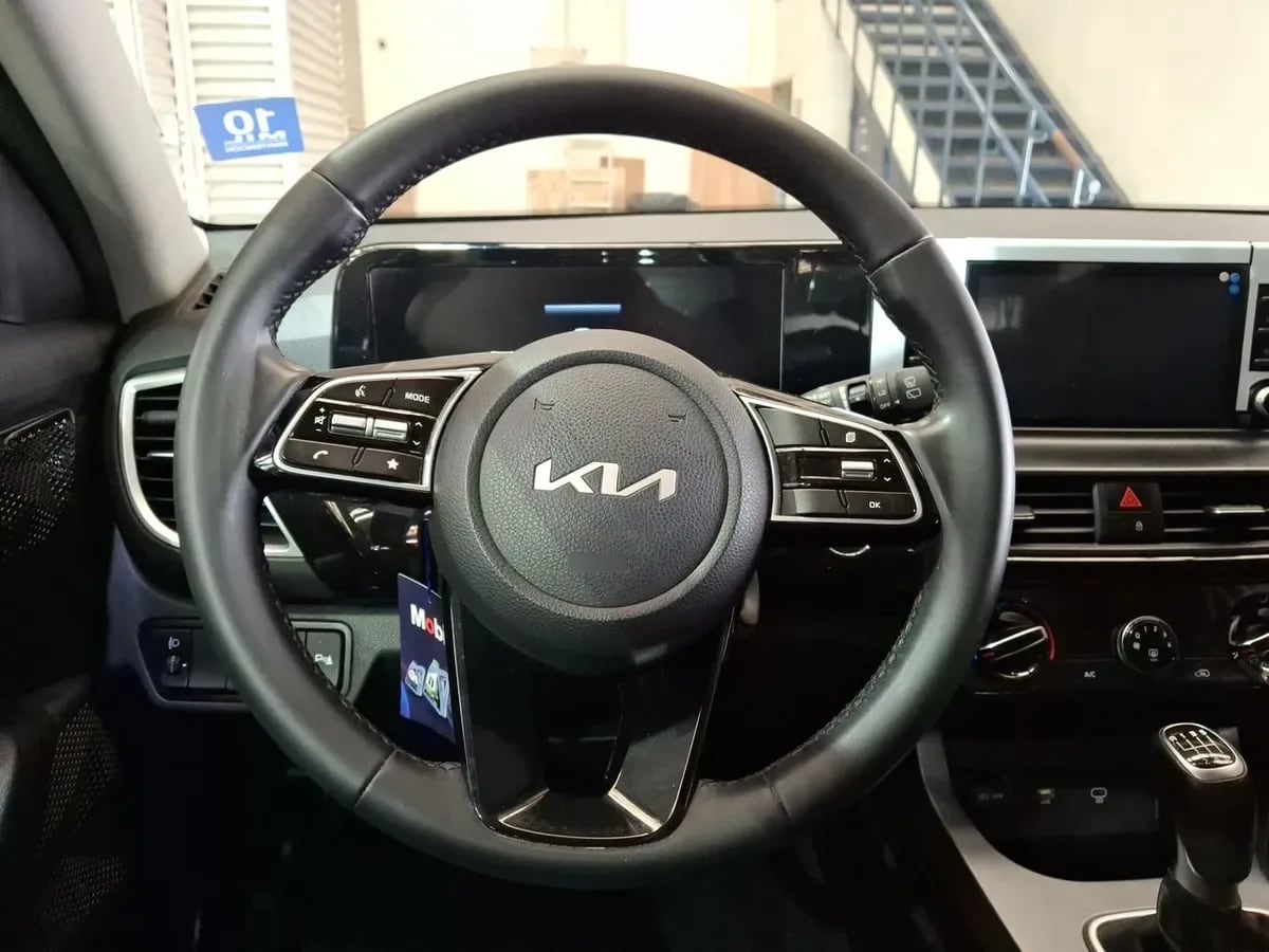 Kia Seltos 1.5 Ex 4x2 6mt 5p año 2024