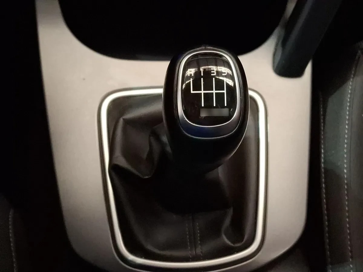 Kia Seltos 1.5 Ex 4x2 6mt 5p año 2024