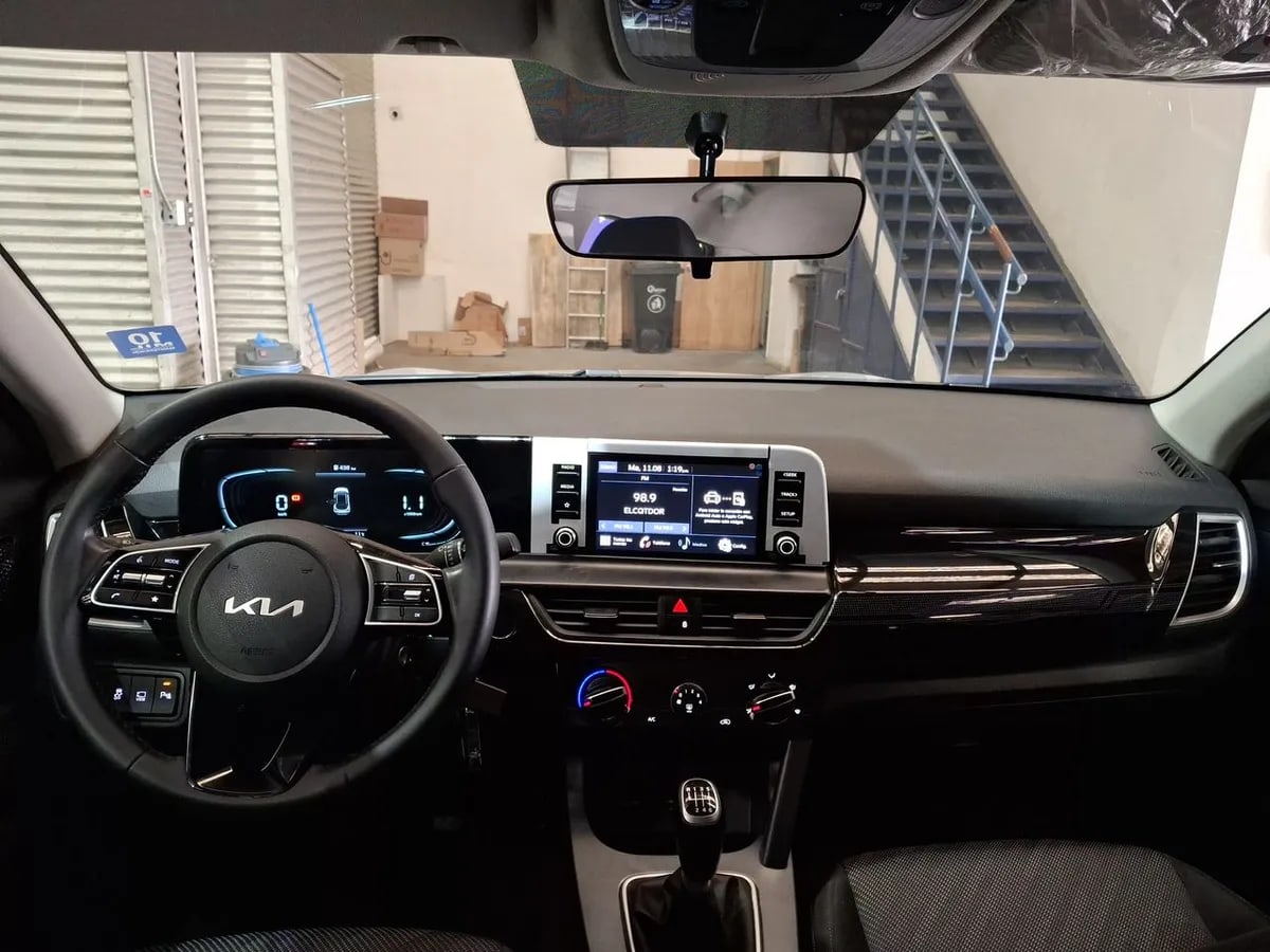 Kia Seltos 1.5 Ex 4x2 6mt 5p año 2024