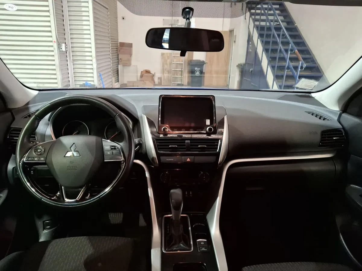 Mitsubishi Eclipse Cross 1.5 Rt P 4x2 At 5p año 2025