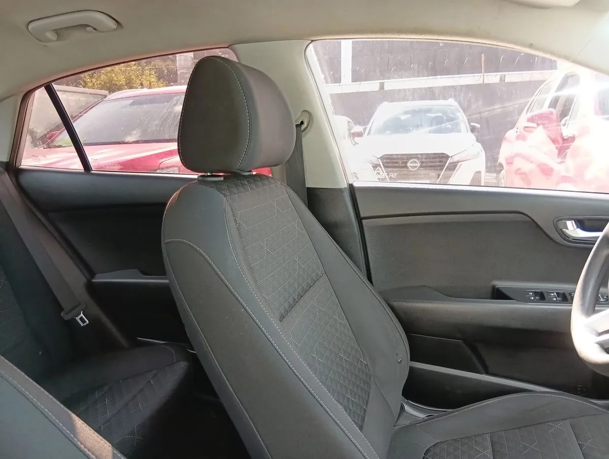 Kia Rio4 1.4 Lx 4x2 Ac Dab 6mt 4p año 2023