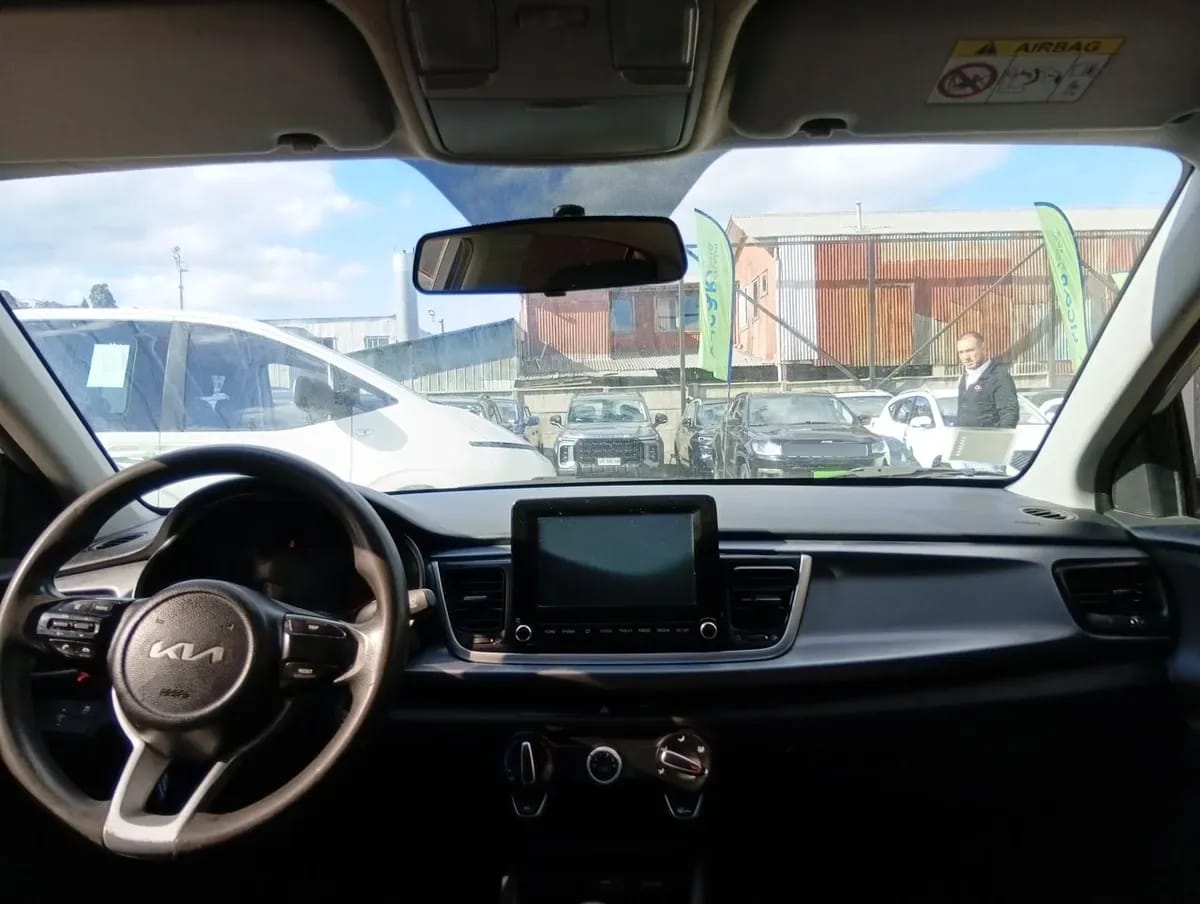 Kia Rio4 1.4 Lx 4x2 Ac Dab 6mt 4p año 2023