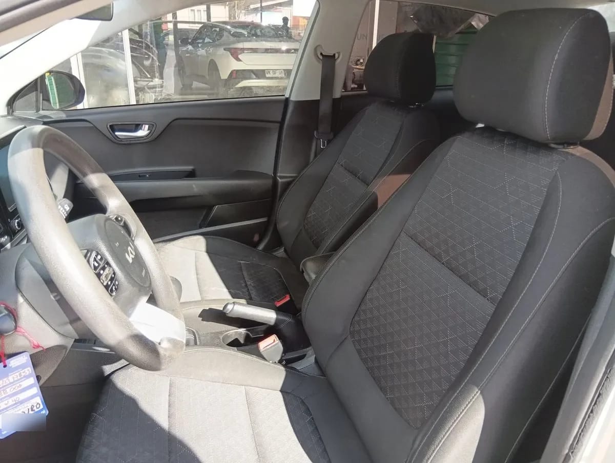 Kia Rio4 1.4 Lx 4x2 Ac Dab 6mt 4p año 2023