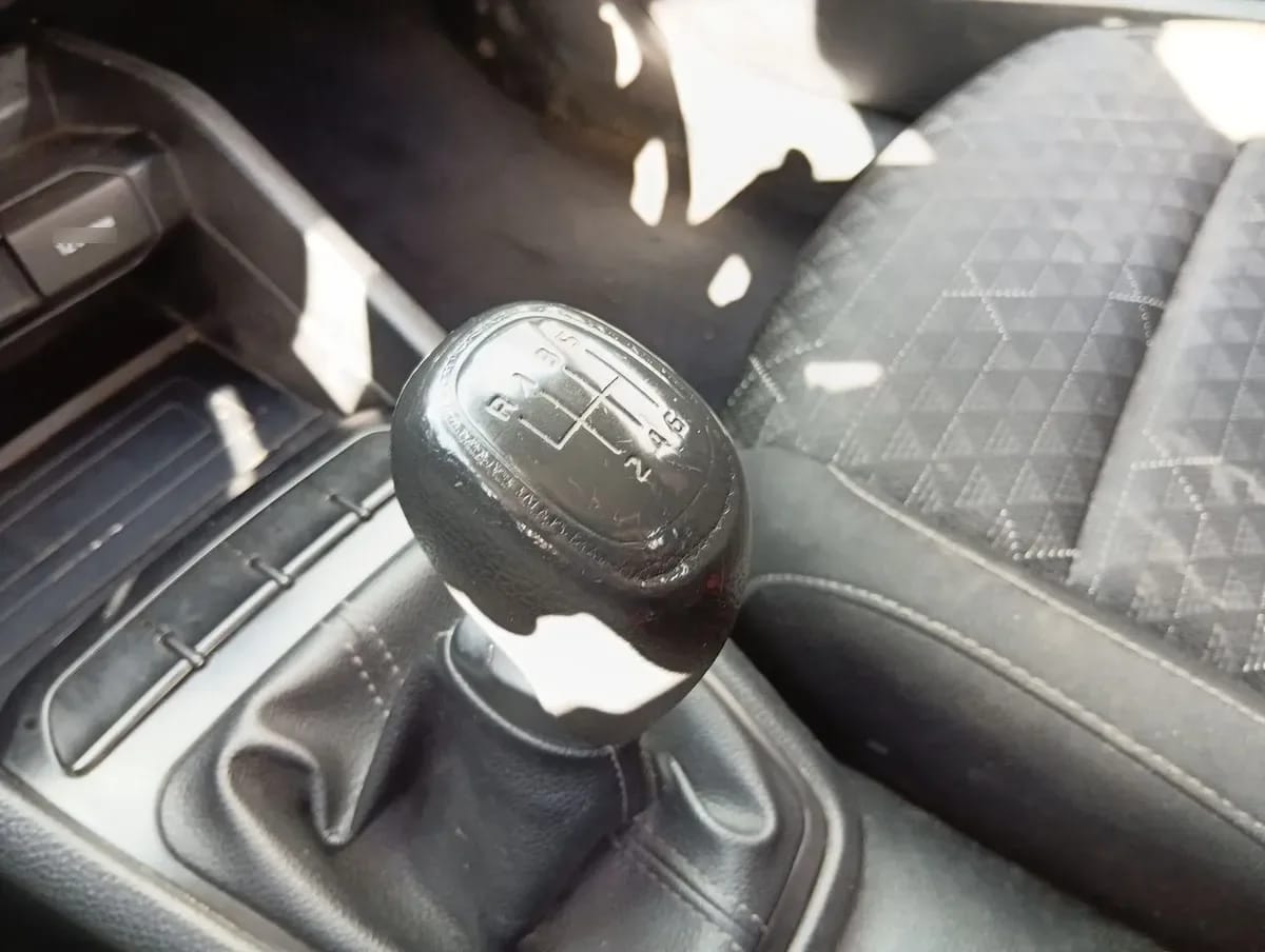 Kia Rio4 1.4 Lx 4x2 Ac Dab 6mt 4p año 2023