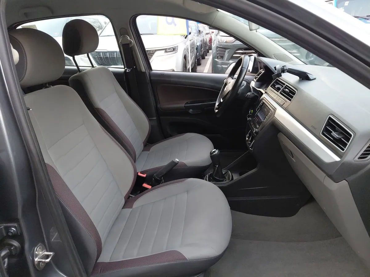 Volkswagen Voyage Nuevo 1.6 Highline Mt 4p año 2021