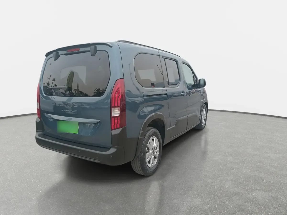 Peugeot Rifter 1.5 Allure Bluehdi Diesel 130hp 4x2 Eat8 5p año 2025