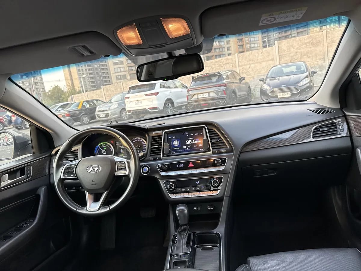 Hyundai Sonata 2.0 Hybrid Lf Hev Value 4x2 At 4p año 2021