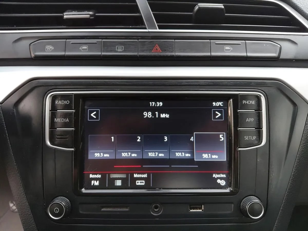 Volkswagen Voyage Nuevo 1.6 Highline Mt 4p año 2021