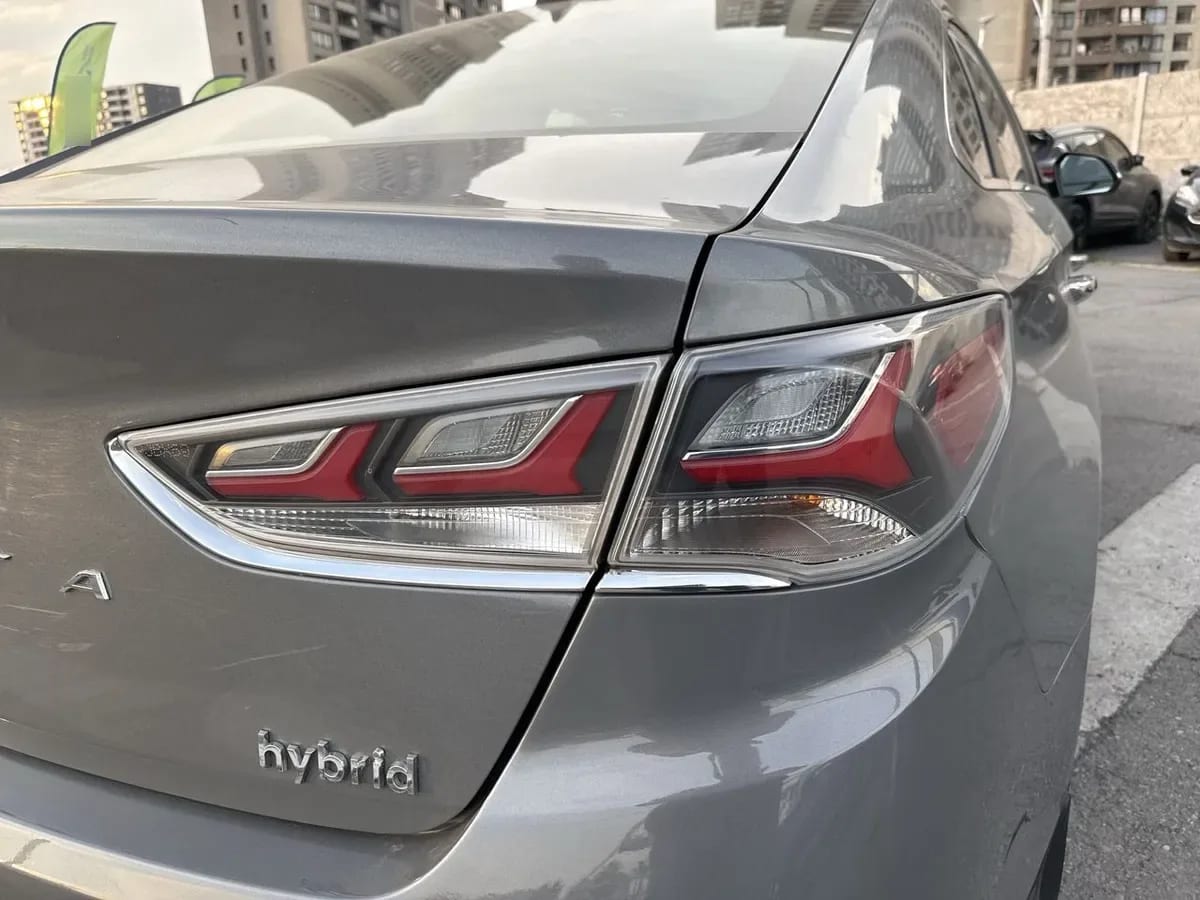 Hyundai Sonata 2.0 Hybrid Lf Hev Value 4x2 At 4p año 2021
