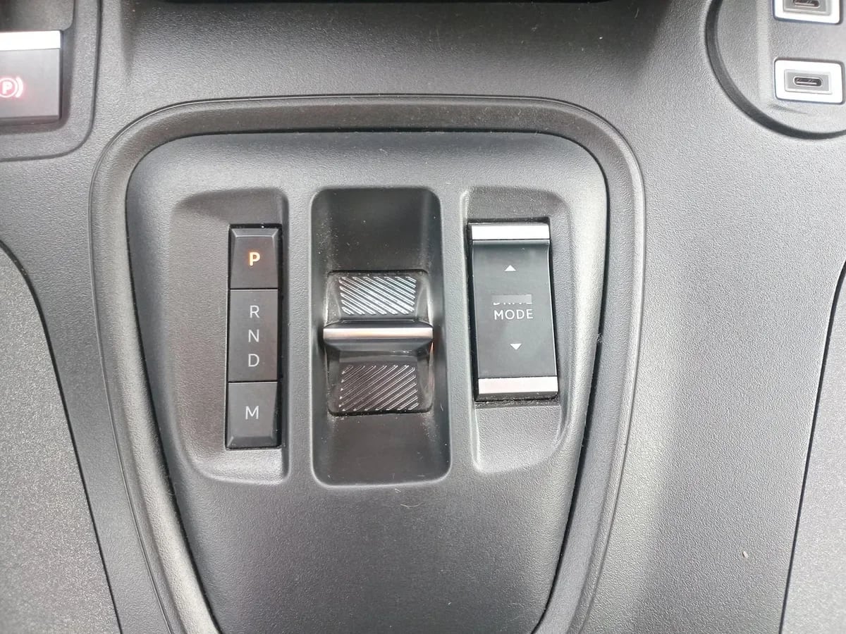 Peugeot Rifter 1.5 Allure Bluehdi Diesel 130hp 4x2 Eat8 5p año 2025