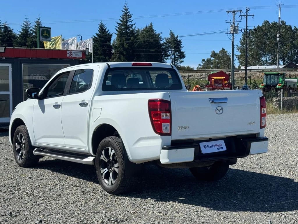 Mazda Bt-50 High 4x4 Mt 3.0 año 2022