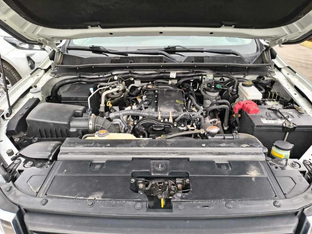 Nissan Navara Dc 4x2 2.3tdi Se año 2023