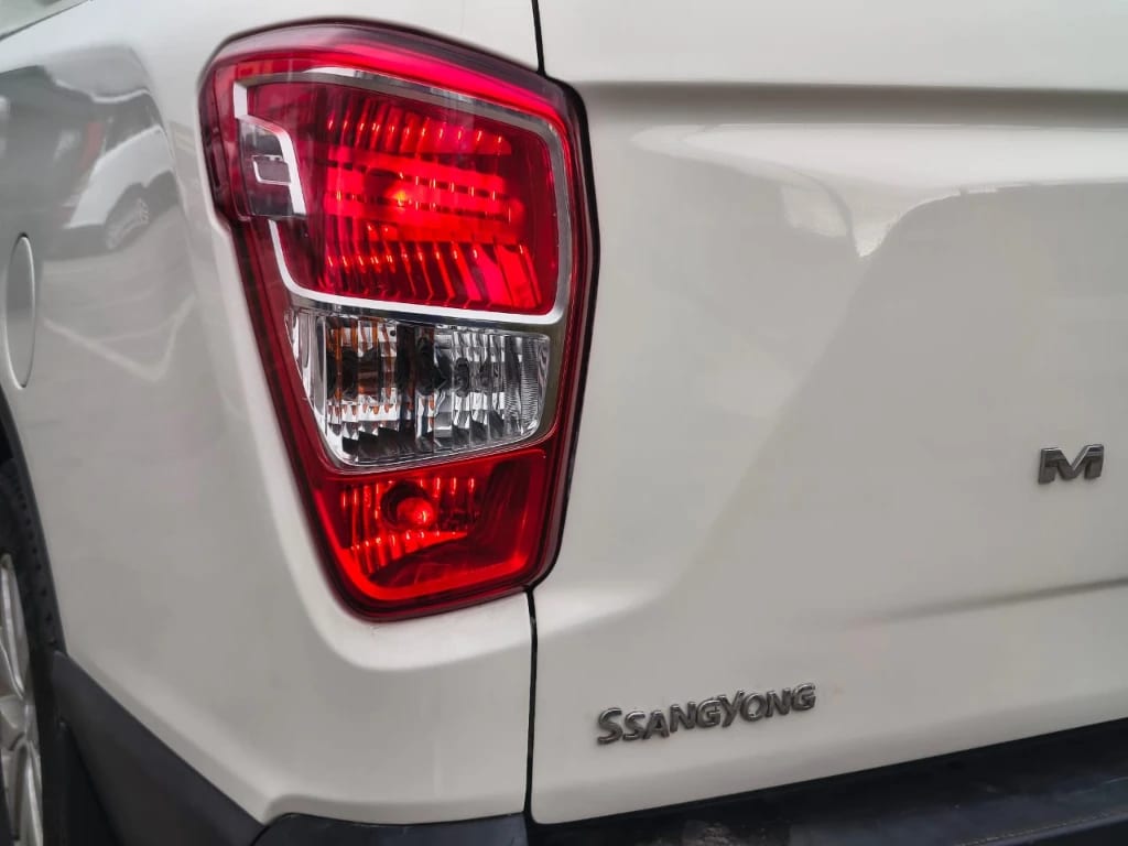 Ssangyong Grand Musso 2.2 4x2 Mt Full-Ql612 año 2023