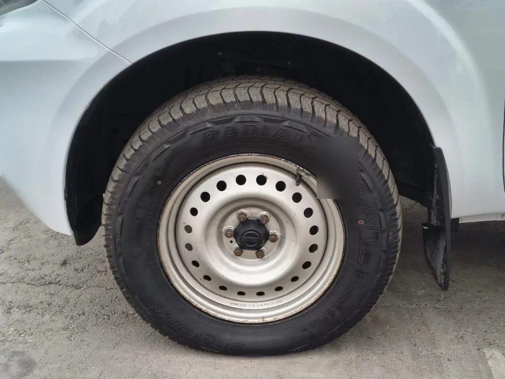 Nissan Navara Dc 4x2 2.3tdi Se año 2023