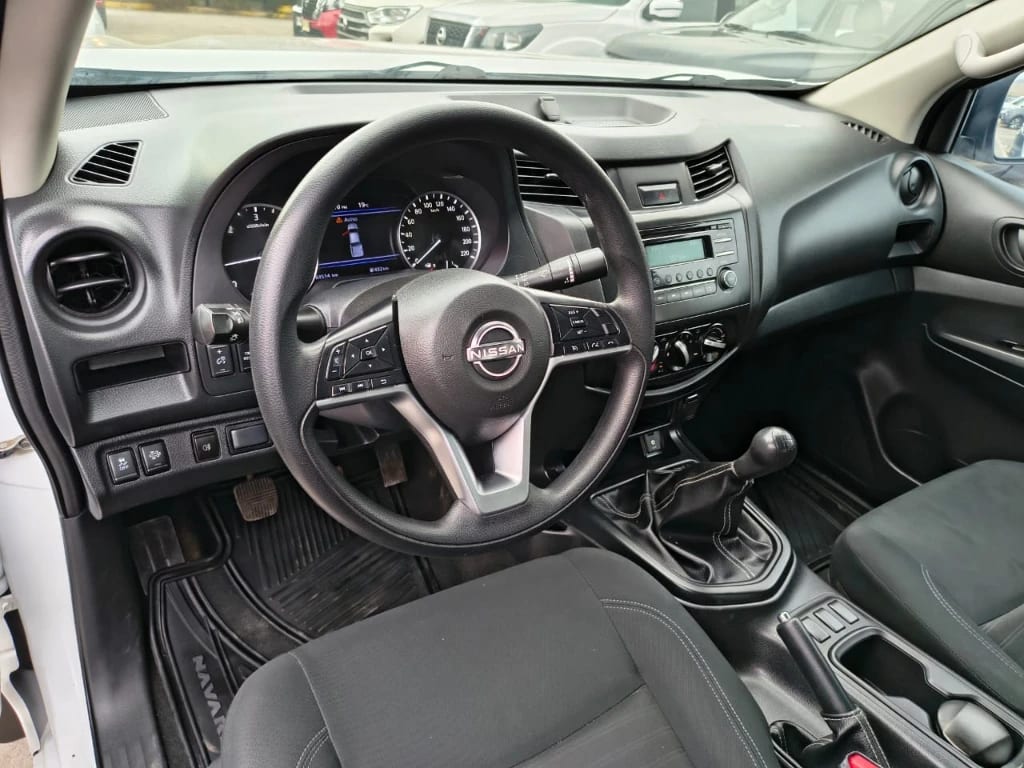 Nissan Navara Dc 4x2 2.3tdi Se año 2023