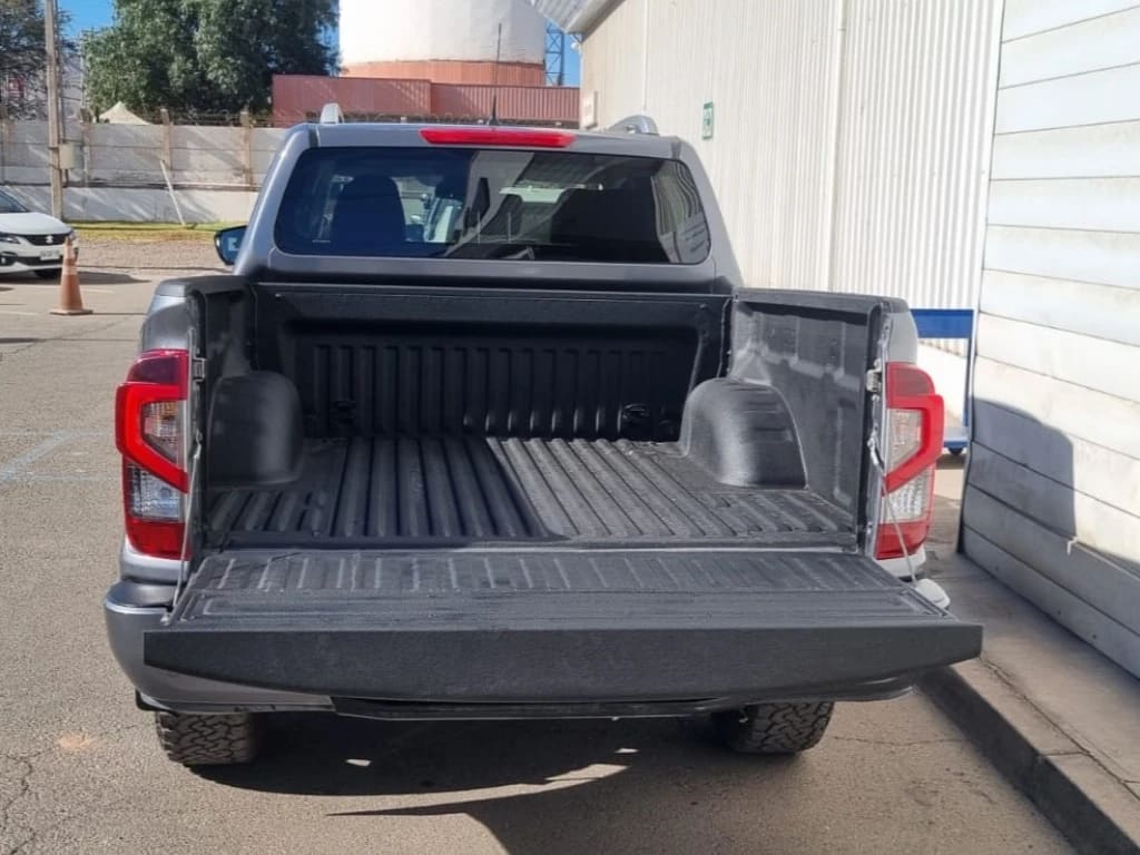 Nissan Navara Dc 4x4 2.3tdi Le año 2023