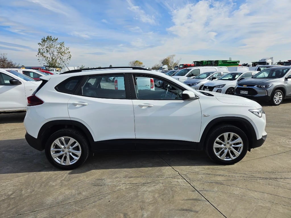 Chevrolet Tracker 1.2t Ltz R 4x2 At 5p año 2025