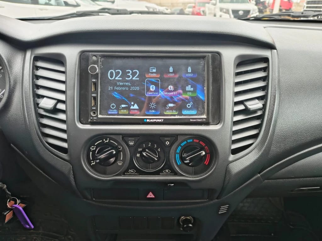 Mitsubishi L200 Katana D/c 2.4 Td Mt Cr 4x2 año 2023