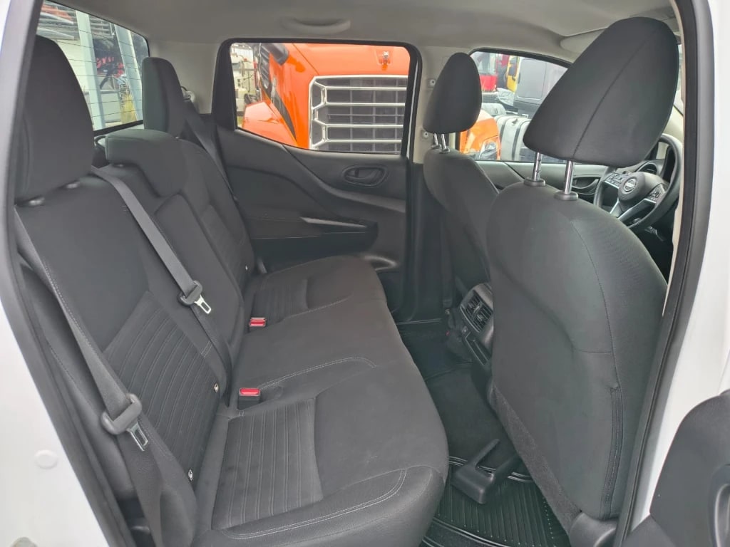 Nissan Navara Dc 4x2 2.3tdi Se año 2023