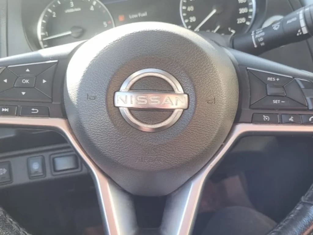Nissan Navara Dc 4x4 2.3tdi Le año 2023