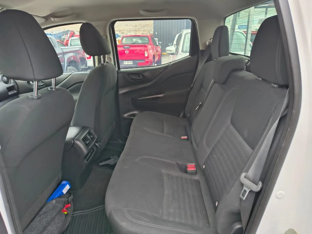 Nissan Navara Dc 4x2 2.3tdi Se año 2023
