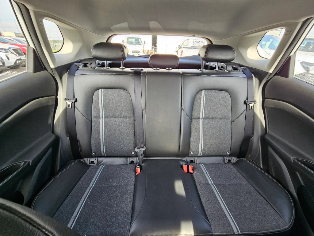 Chevrolet Tracker 1.2t Ltz R 4x2 At 5p año 2025