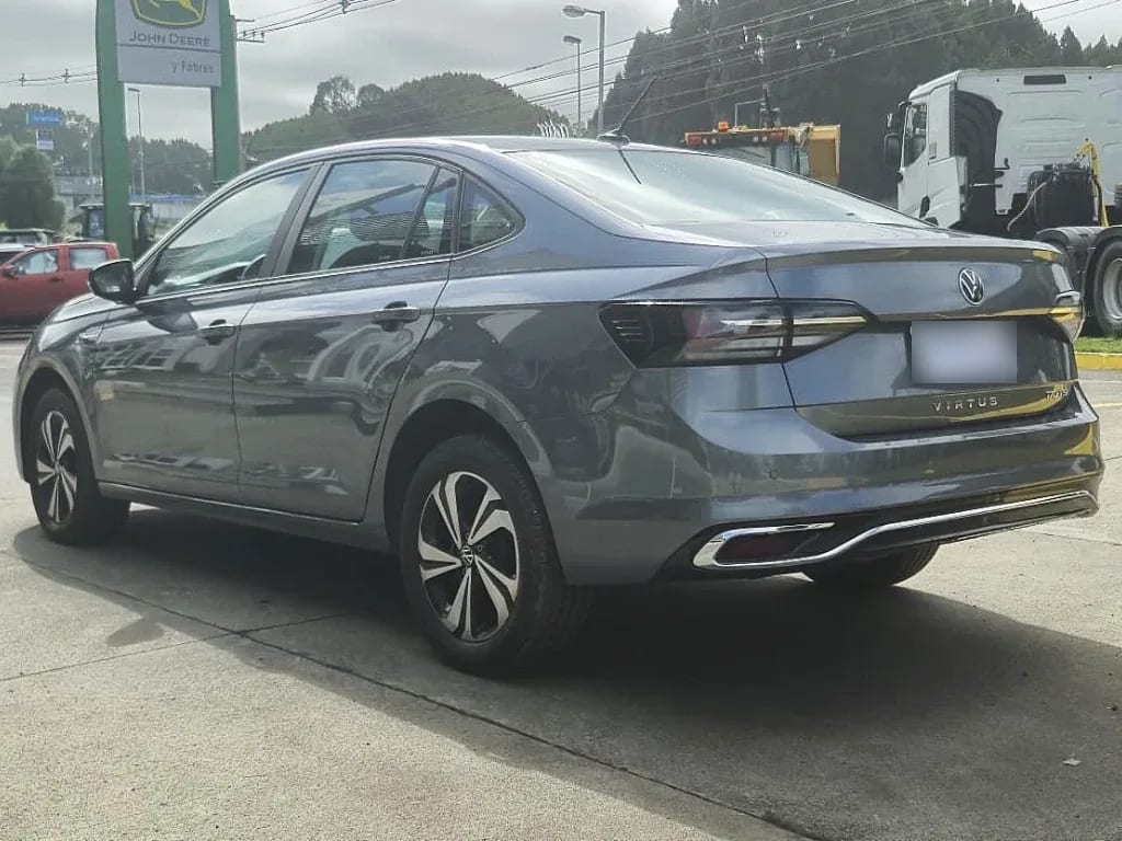 Volkswagen Virtus Confortline Tsi 1.0 Aut año 2024