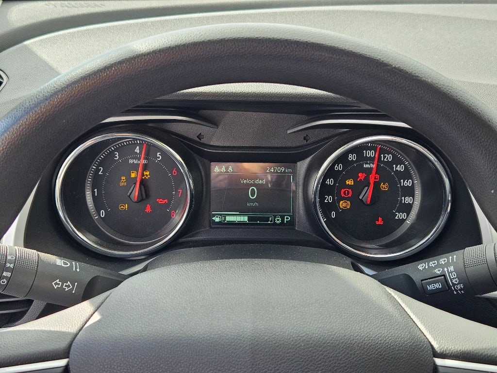 Chevrolet Tracker 1.2t Ltz R 4x2 At 5p año 2025